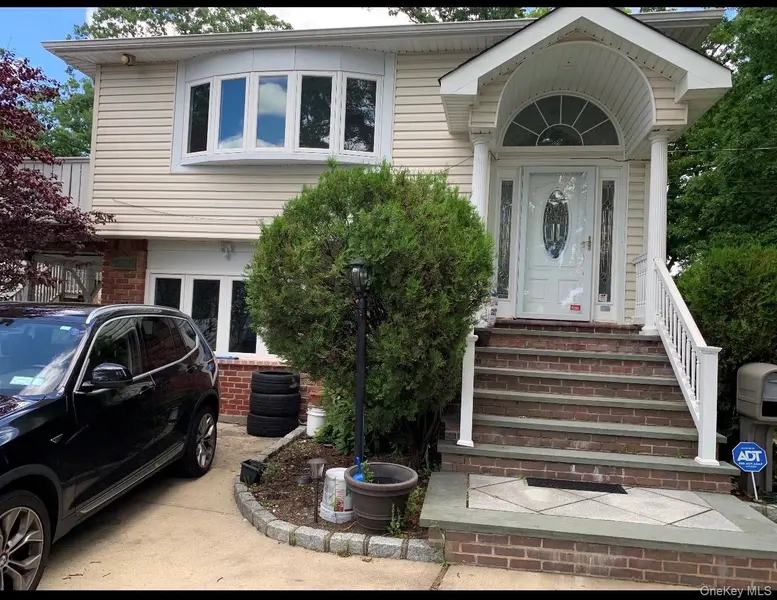 1093 Round Swamp RD, Plainview, NY 11803