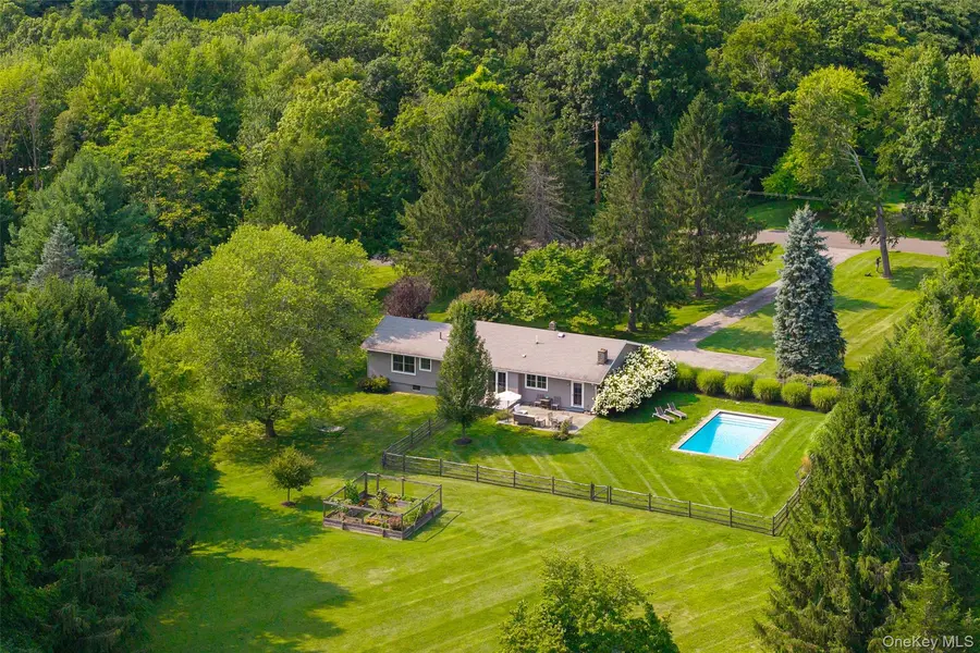 62 Frost RD, Rhinebeck, NY 12572