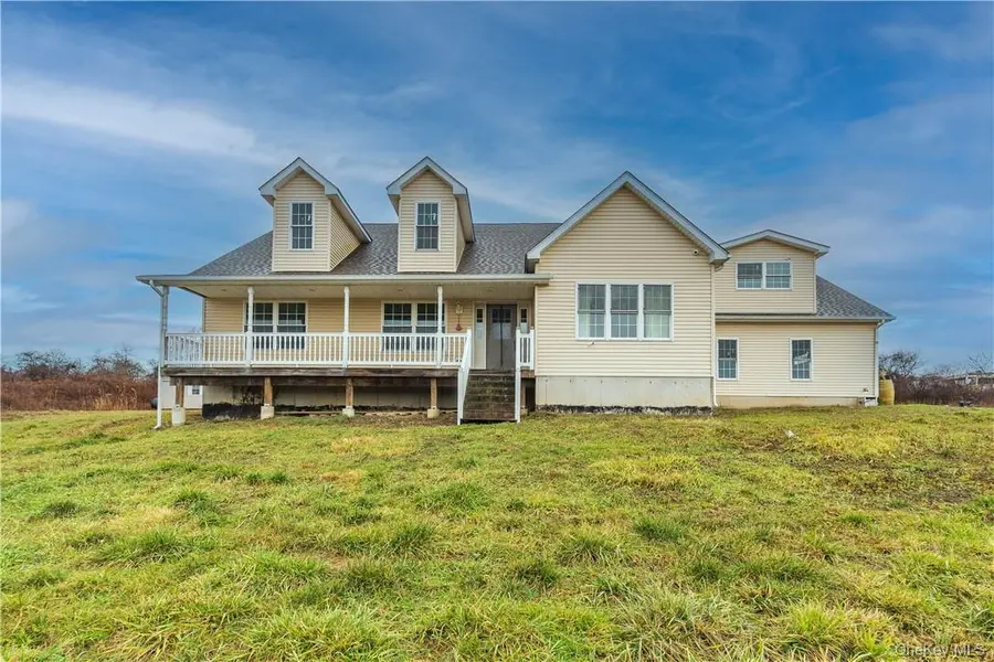 66 Mulberry LN, Milton, NY 12547