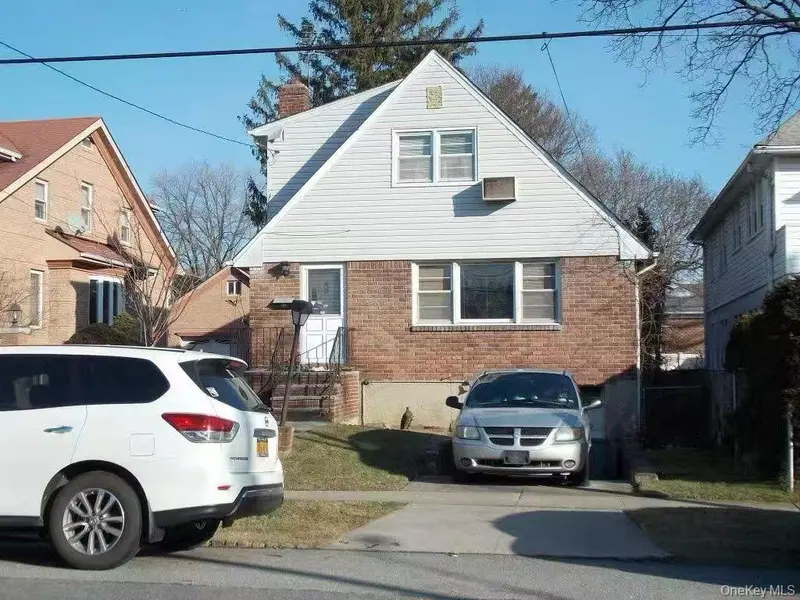 14-61 154th ST, Whitestone, NY 11357