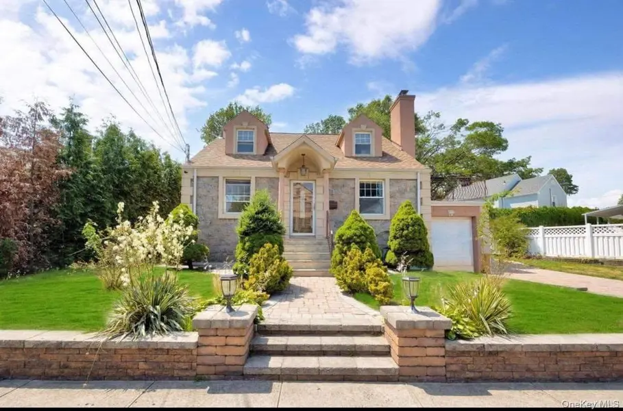 220 N Corona AVE #1, Valley Stream, NY 11580