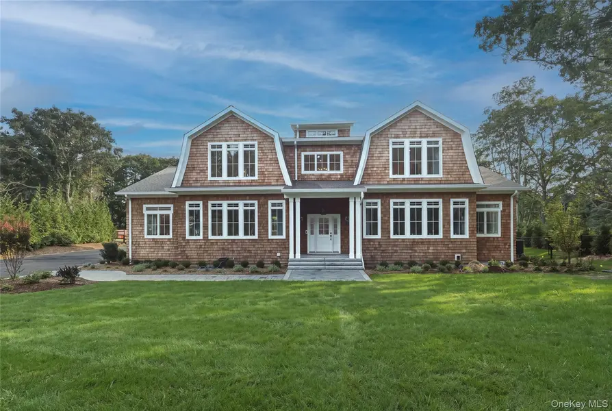 13 Cedarfield LN, Westhampton, NY 11977