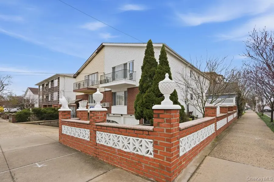 78-02 151st AVE, Howard Beach, NY 11414