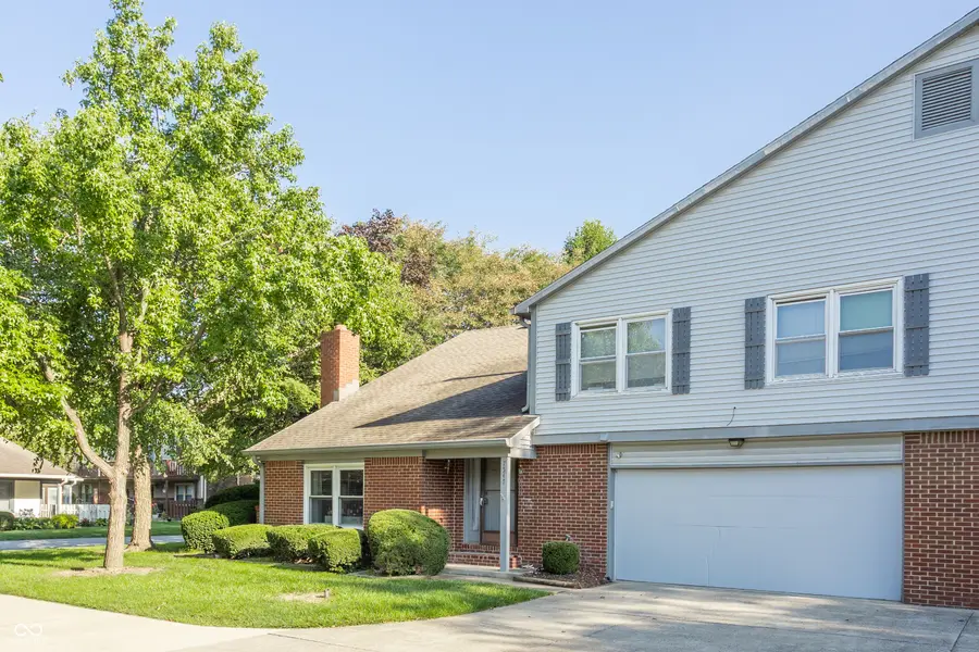 7547 Farm View CIR E, Indianapolis, IN 46256