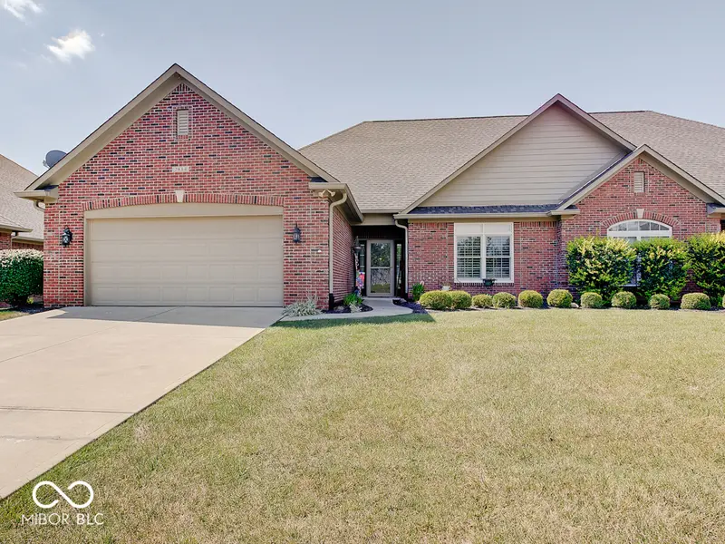 2814 Stones Bay DR, Greenwood, IN 46143