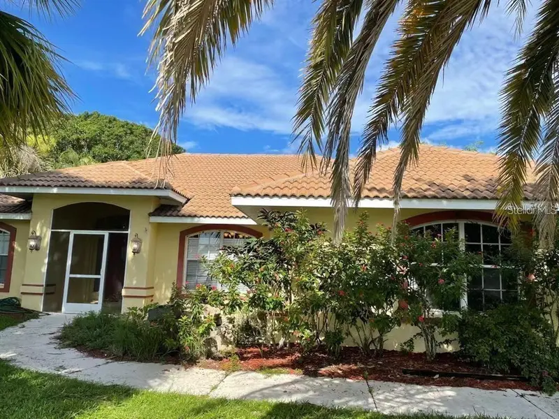 494 LAKE OF THE WOODS DR, Venice, FL 34293