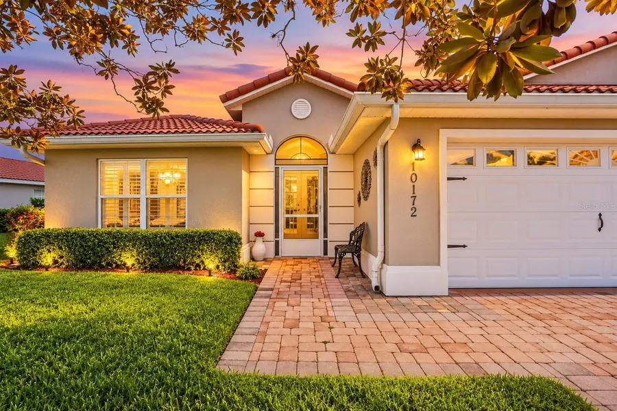 10172 MAINSAIL DR, Oxford, FL 34484
