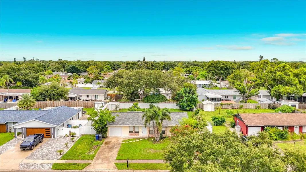 839 SOUTHERN PINE LN, Sarasota, FL 34243
