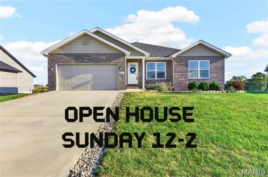 636 Eisenhower BLVD, Troy, IL 62294