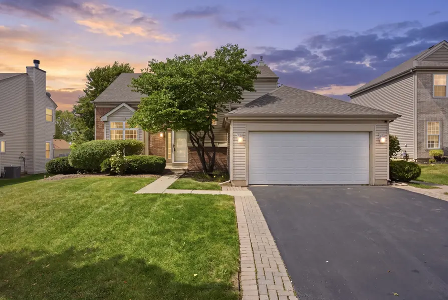 228 Norwich DR, Bartlett, IL 60103