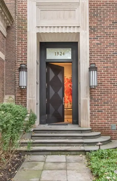 1524 N Astor ST, Chicago, IL 60610