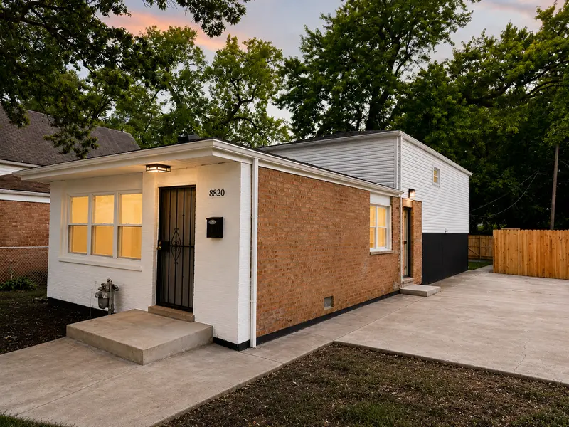 8820 S Princeton AVE, Chicago, IL 60620