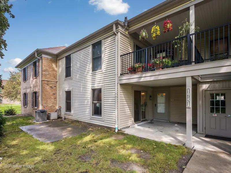 1751 Sussex WALK #D, Hoffman Estates, IL 60169