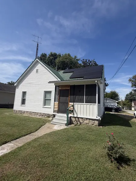 405 S State ST, Christopher, IL 62822