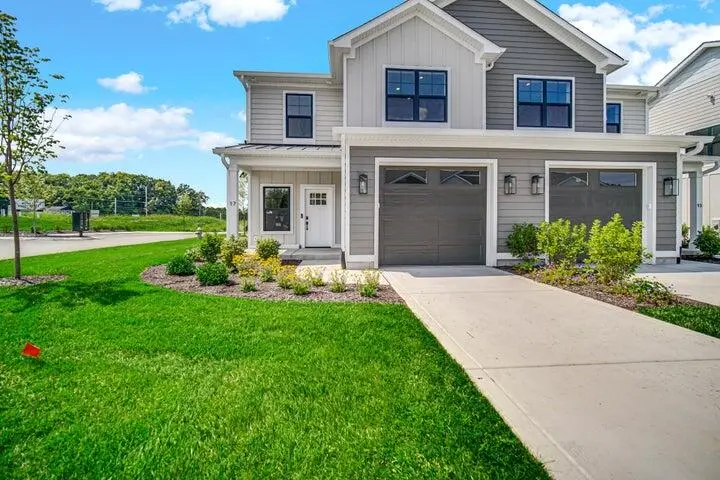 20 Moorebrooke RD, Michigan City, IN 46360
