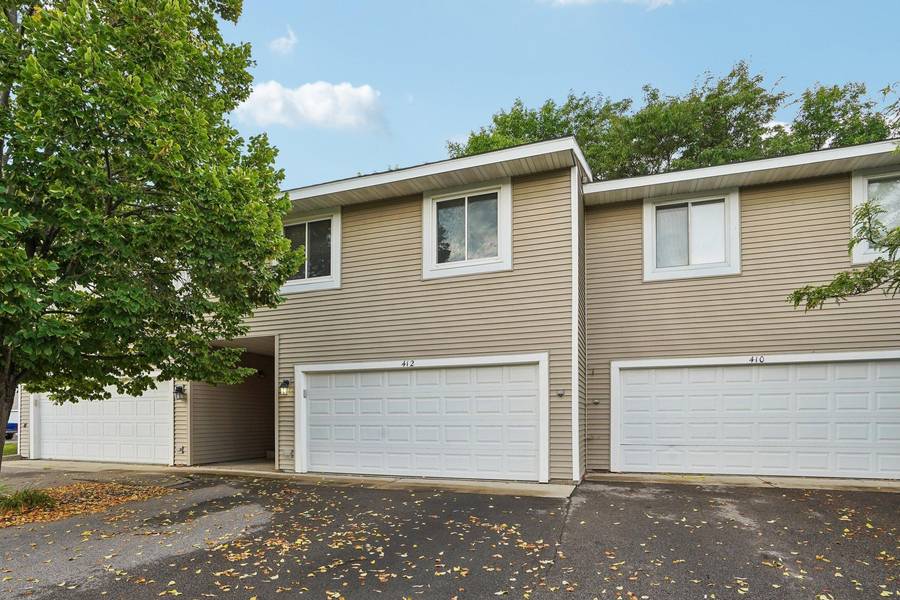 412 Whispering River LN, Farmington, MN 55024