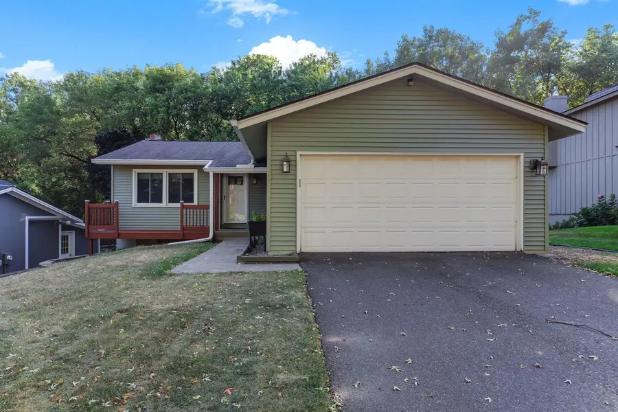 7064 Springhill CIR, Eden Prairie, MN 55346