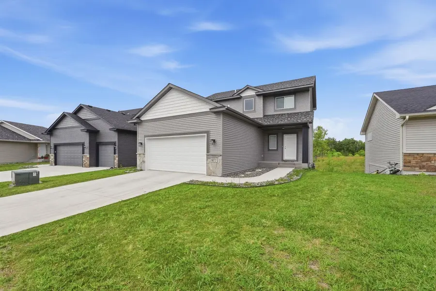 977 45th AVE NE, Saint Cloud, MN 56304