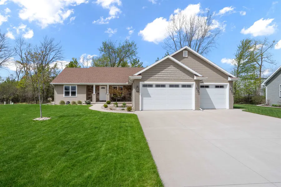 2078 W SUGAR CT, Appleton, WI 54913-2306