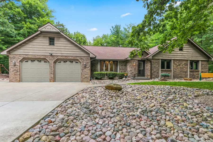 3512 BLACKBERRY LN, Green Bay, WI 54313