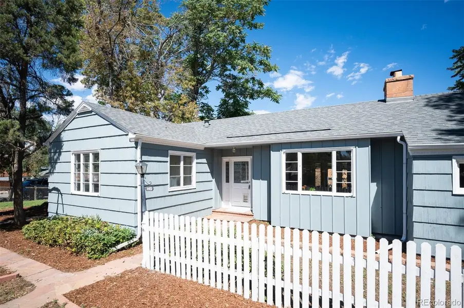 8485 W 38th AVE, Wheat Ridge, CO 80033