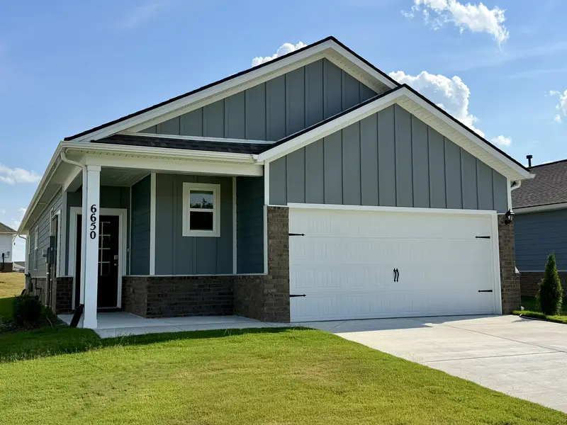 6650 Japonica Ln, White House, TN 37188