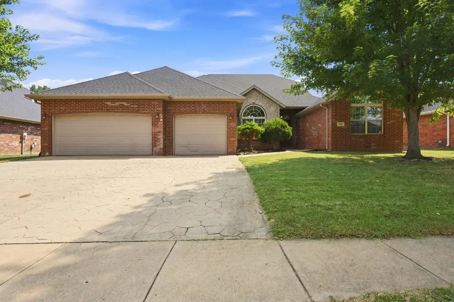 478 E Sequoia ST, Republic, MO 65738