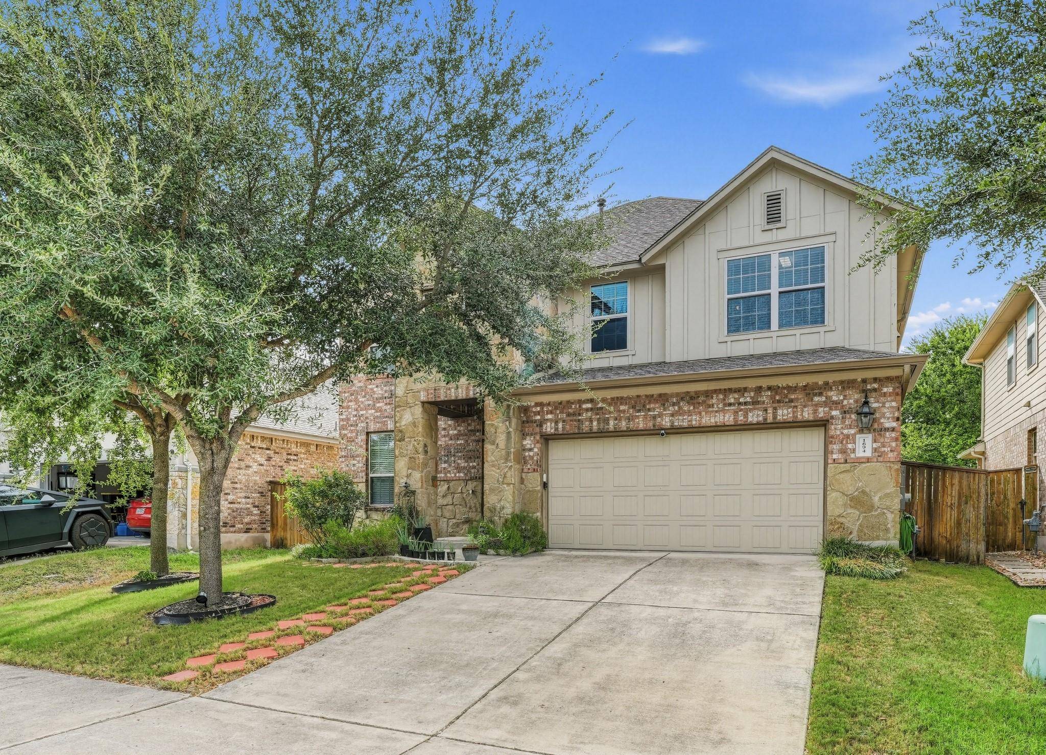 1694 Oyster CRK, Buda, TX 78610