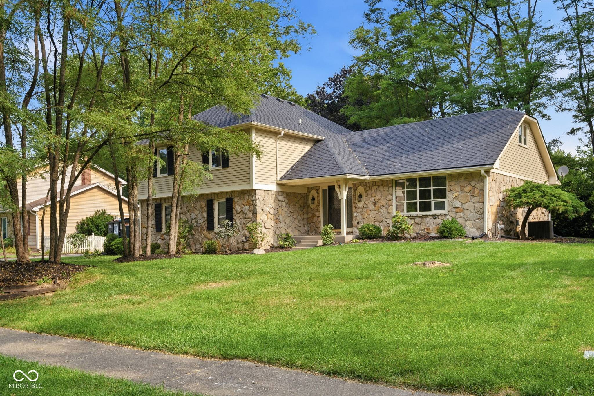 206 Westminster DR, Noblesville, IN 46060