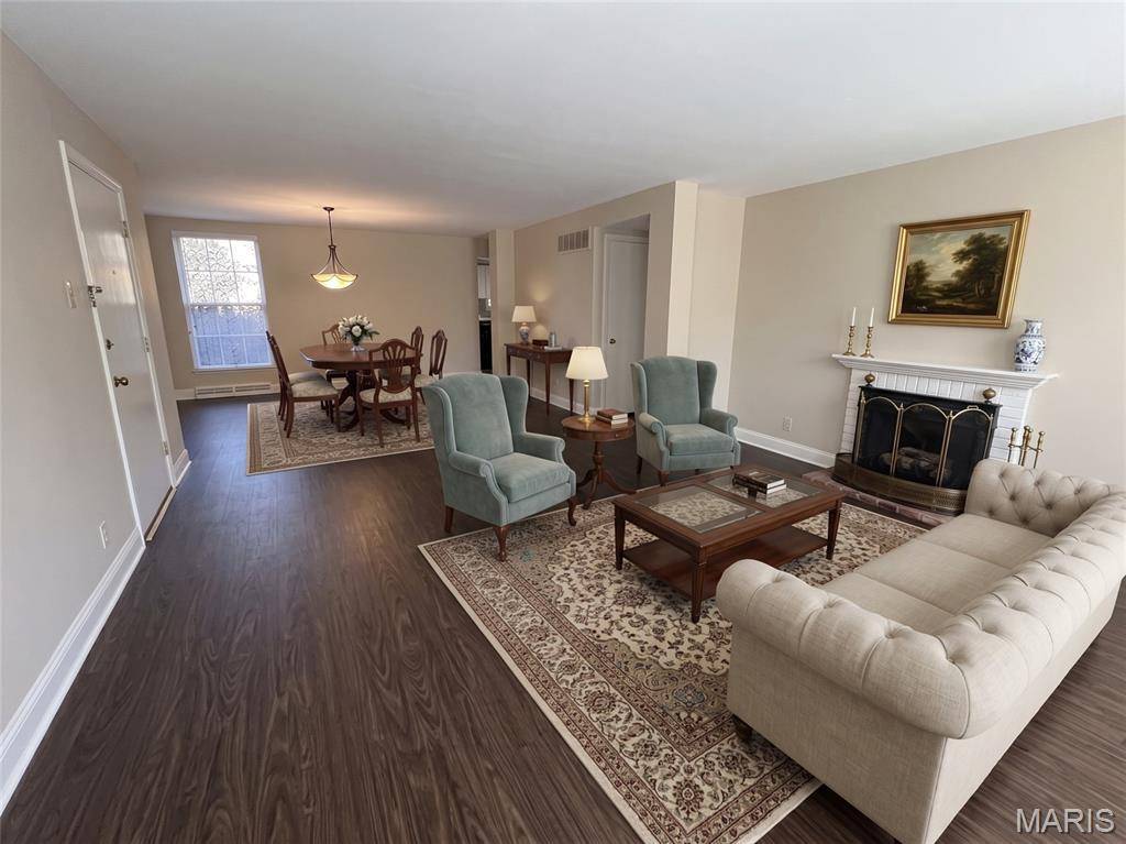 1130 S Mason RD, Town And Country, MO 63131
