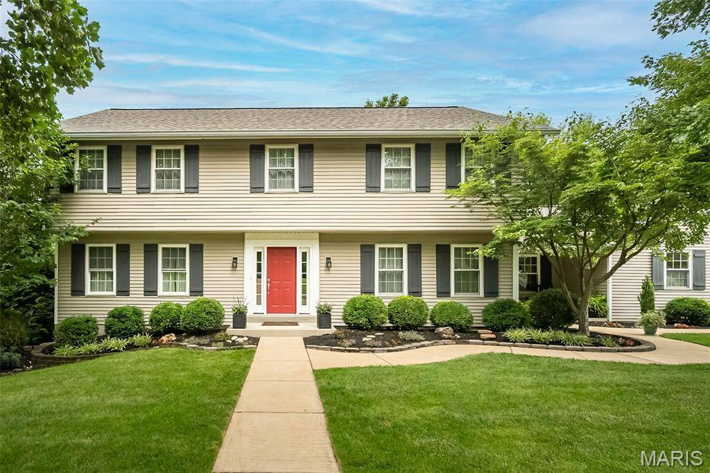 1583 Mason Knoll RD, Town And Country, MO 63131