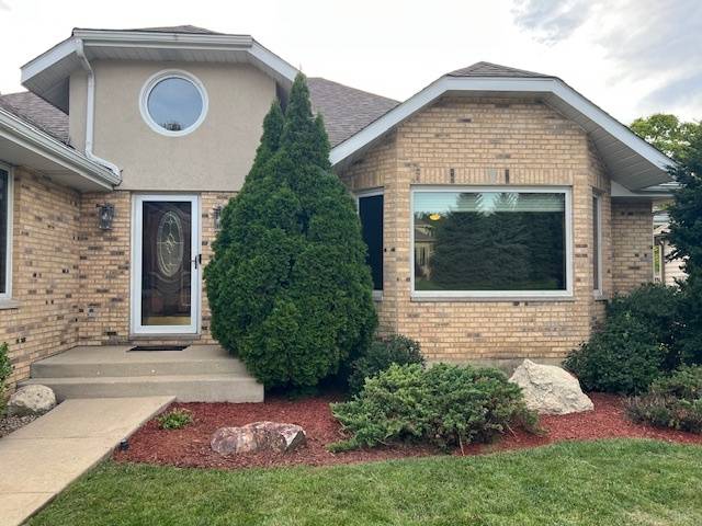 612 Edelweiss DR, Antioch, IL 60002
