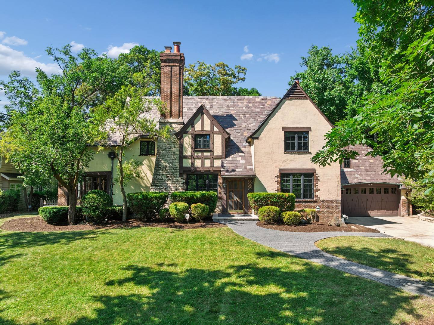 465 Dundee RD, Glencoe, IL 60022