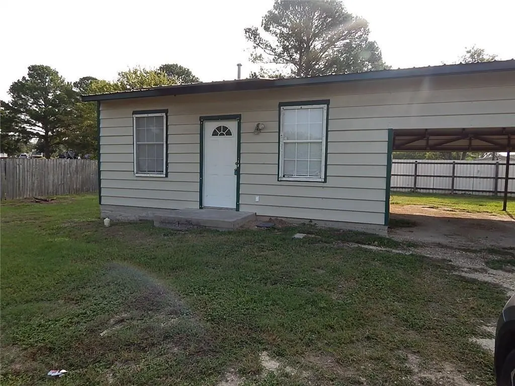 251 Zimmerman Ave #D, Bastrop, TX 78602