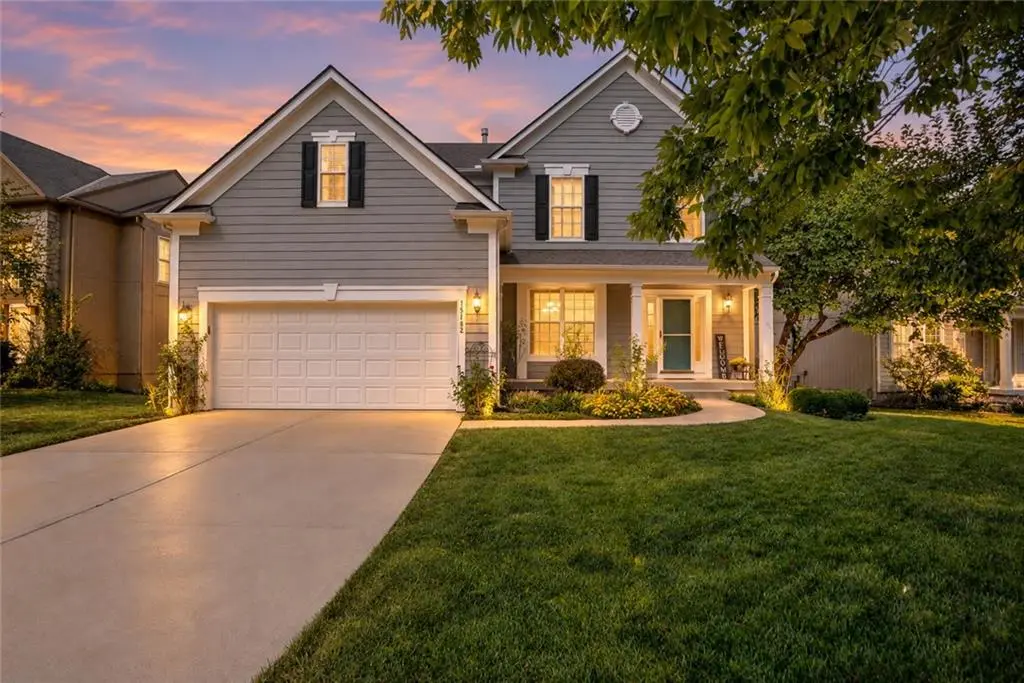 15182 W 158th TER, Olathe, KS 66062