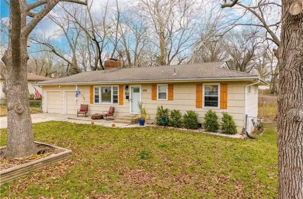 5501 N Highland AVE, Kansas City, MO 64118