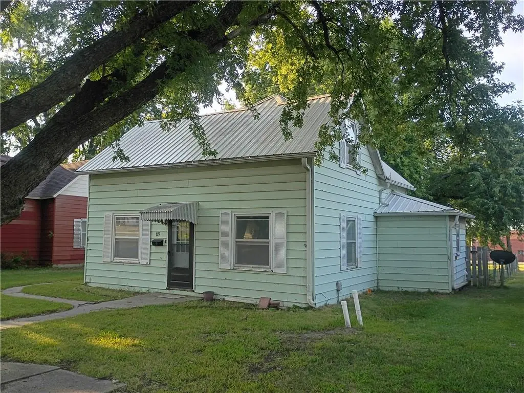 119 W 3rd ST, Stanberry, MO 64489