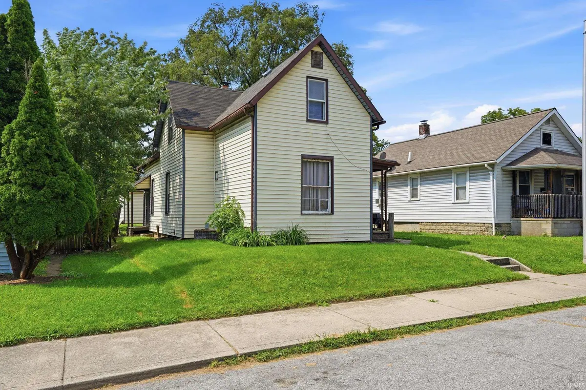 2828 Raymond ST, Fort Wayne, IN 46803-3775