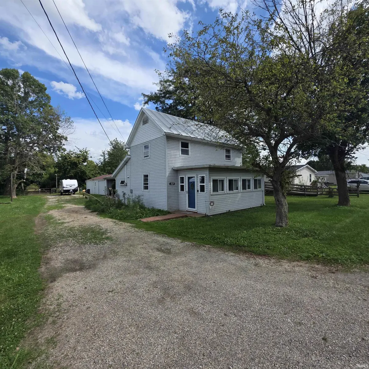 327 S Plum ST, Farmland, IN 47340