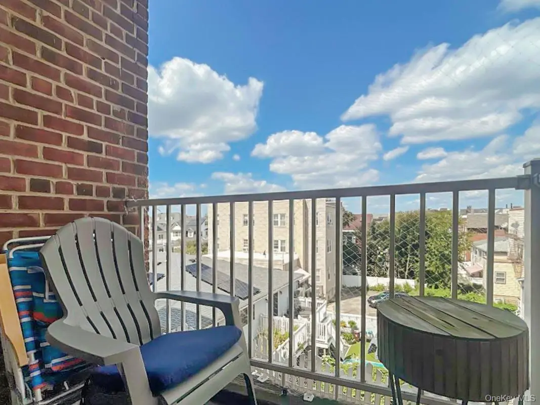 130 Beach 121st ST #3B, Rockaway Park, NY 11694
