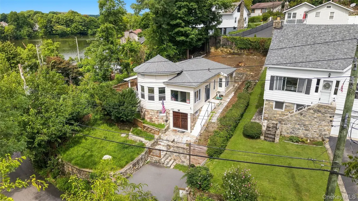 3404 Mohegan AVE, Mohegan Lake, NY 10547