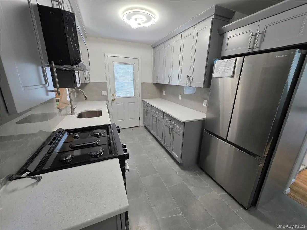66 Gates AVE #1, Valley Stream, NY 11580