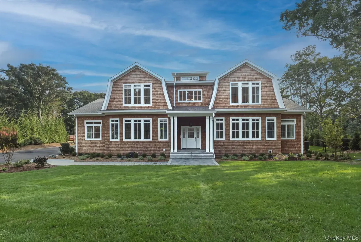 13 Cedarfield LN, Westhampton, NY 11977