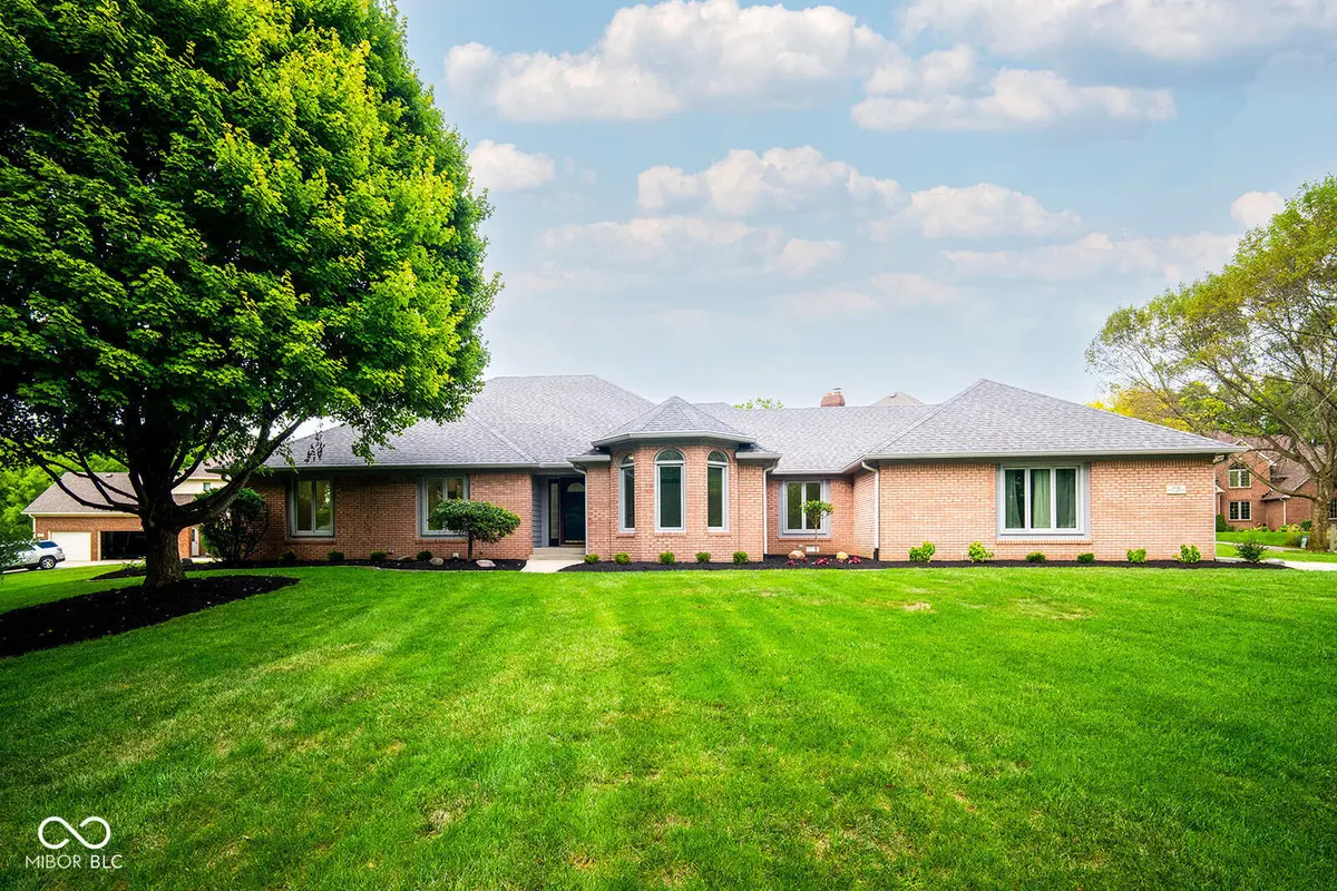 3646 Eagle Emblem CT, Greenwood, IN 46143