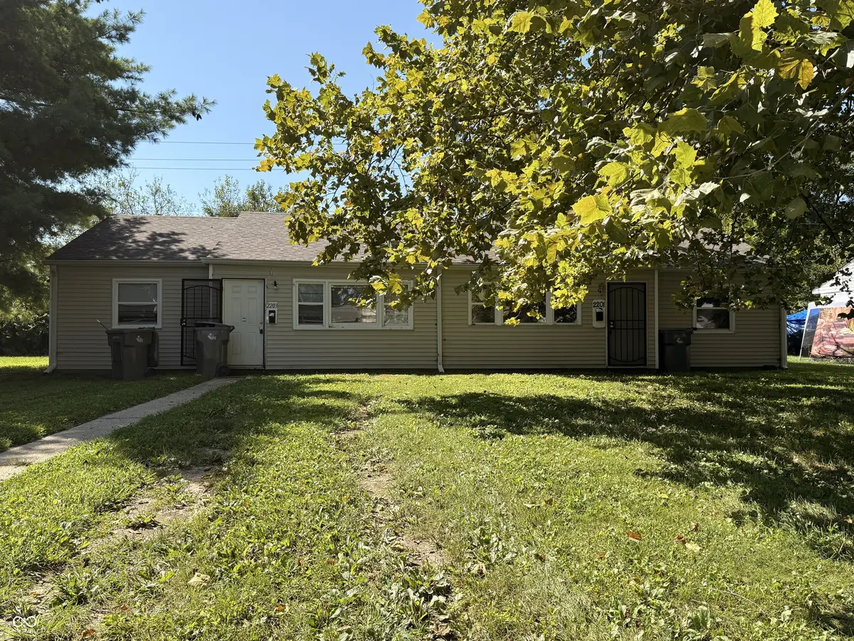 2201 Admiral DR, Indianapolis, IN 46219