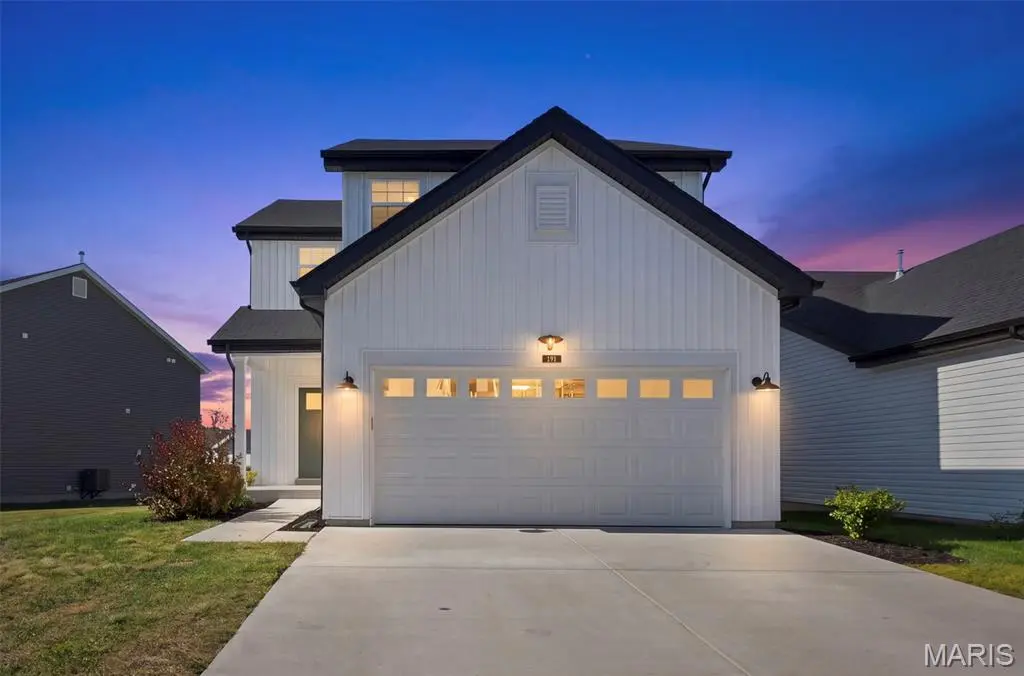 191 Crestfield CT, St Charles, MO 63301