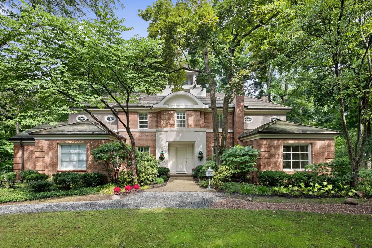 427 N Sheridan RD, Lake Forest, IL 60045