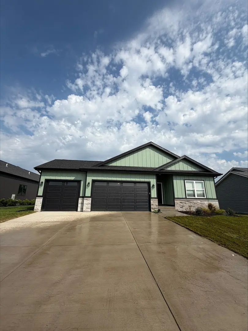 6133 Thor AVE, Davenport, IA 52807