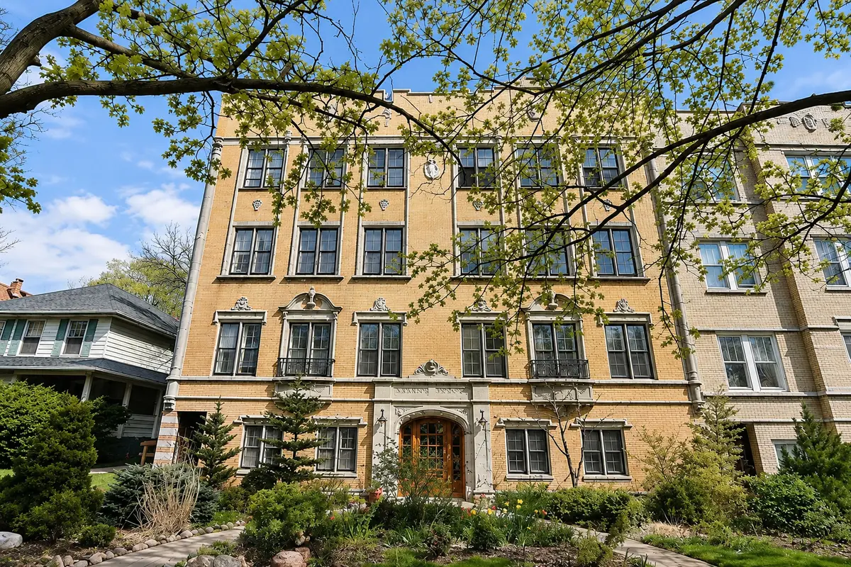 1928 W Morse AVE #3W, Chicago, IL 60626