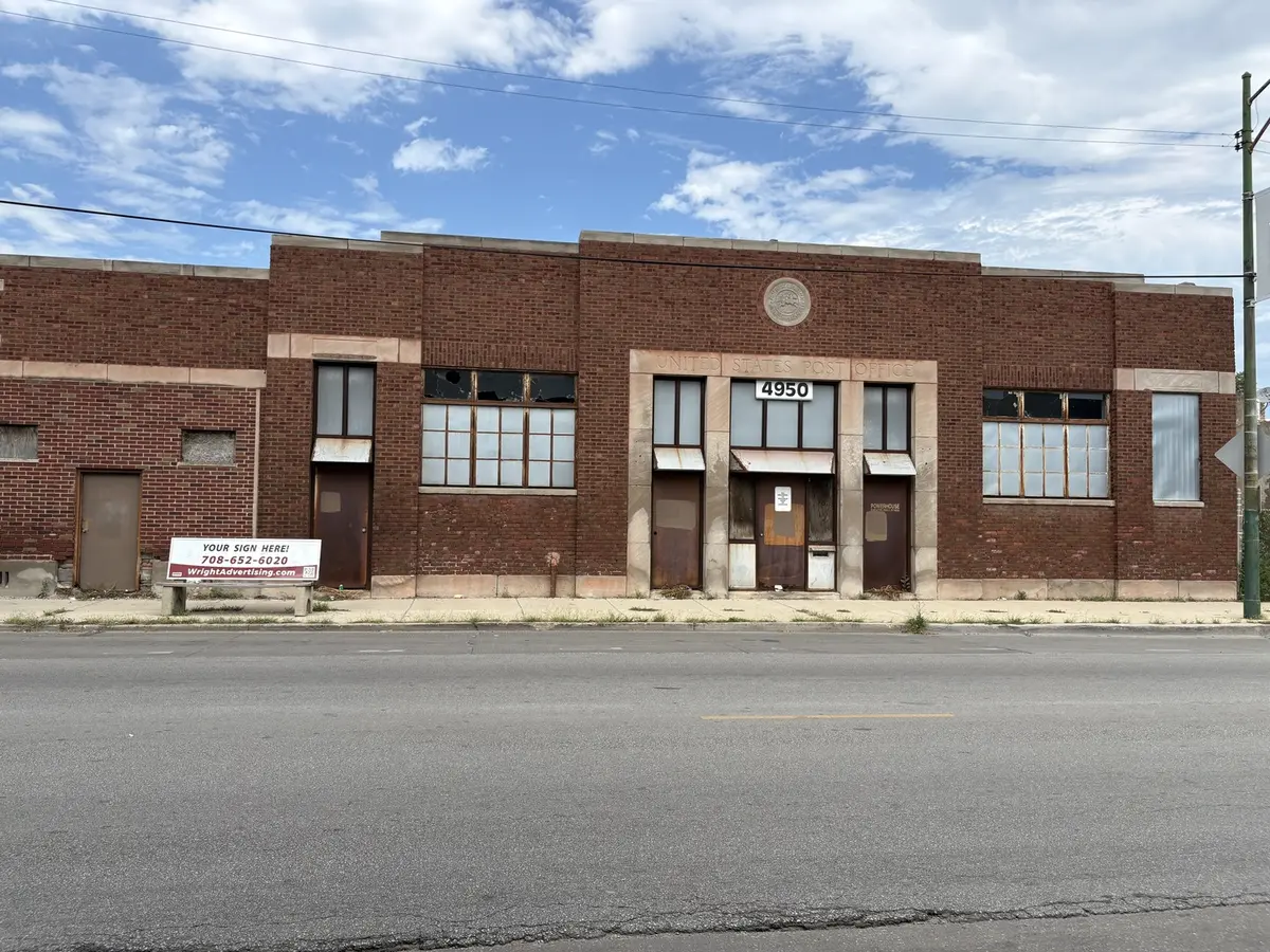 4950 W Division ST, Chicago, IL 60651